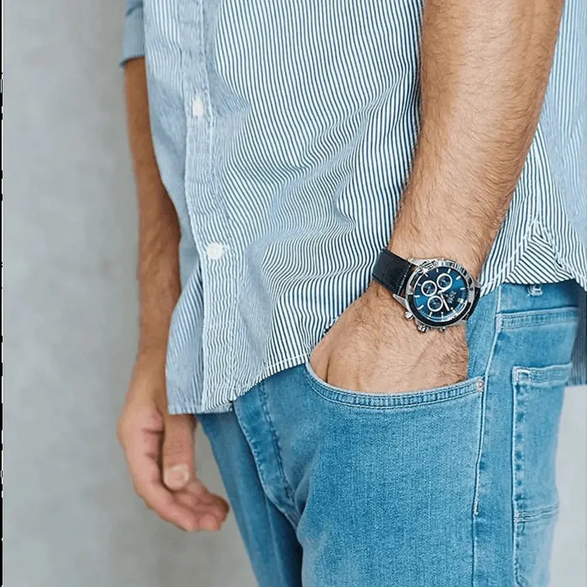 Montre Homme Ikon 1513176 – Cadran Bleu & Bracelet Cuir Noir – Montre homme au Maroc | Montre Femme au Maroc Idée Cadeau pour toutes les occasions – Montre24.ma Montre Homme Ikon 1513176 – Cadran Bleu & Bracelet Cuir Noir – Image 2