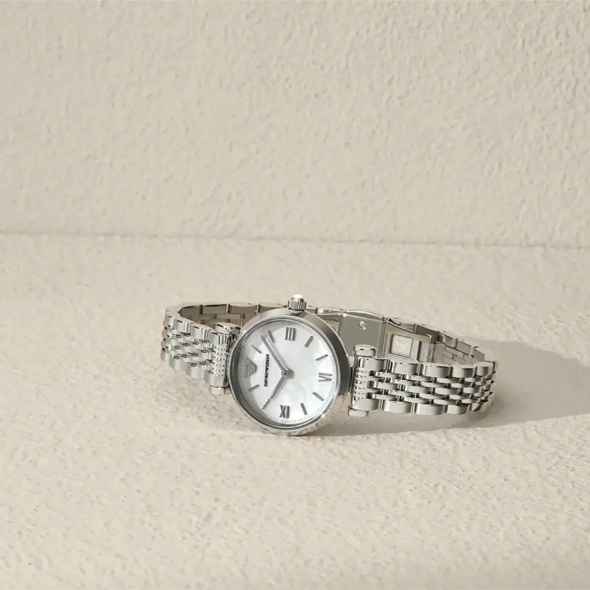 Montre Femme Gianni T-Bar AR11768 – Cadran Nacré & Bracelet Acier – Montre homme au Maroc | Montre Femme au Maroc Idée Cadeau pour toutes les occasions – Montre24.ma Montre Femme Gianni T-Bar AR11768 – Cadran Nacré & Bracelet Acier – Image 5