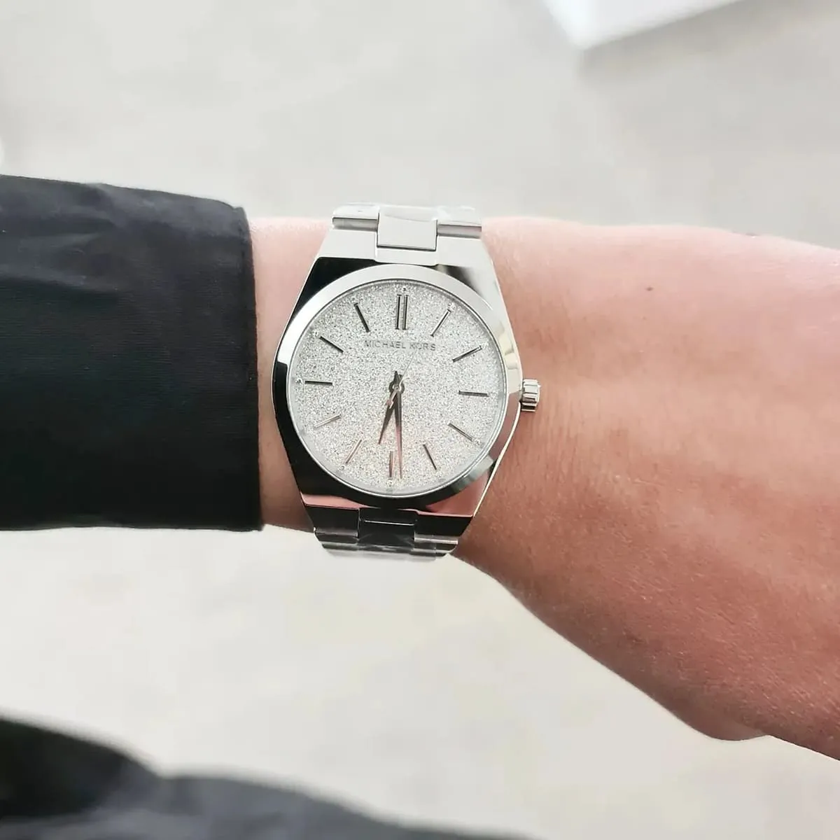 Montre Femme Channing MK6626 – Cadran Argenté & Bracelet Acier – Montre homme au Maroc | Montre Femme au Maroc Idée Cadeau pour toutes les occasions – Montre24.ma Montre Femme Channing MK6626 – Cadran Argenté & Bracelet Acier – Image 5