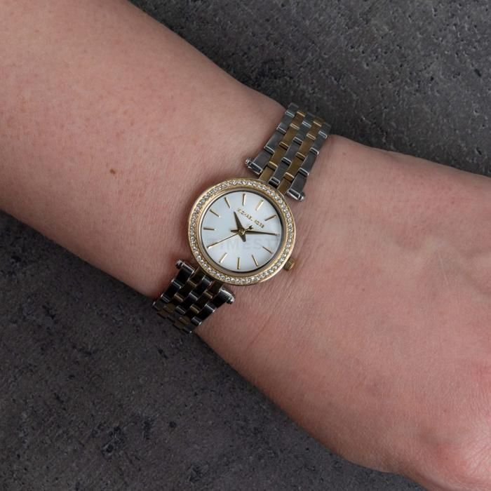 Montre Femme Mini Darci MK3323 – Cadran Argenté & Bracelet Bicolore – Montre homme au Maroc | Montre Femme au Maroc Idée Cadeau pour toutes les occasions – Montre24.ma Montre Femme Mini Darci MK3323 – Cadran Argenté & Bracelet Bicolore – Image 5