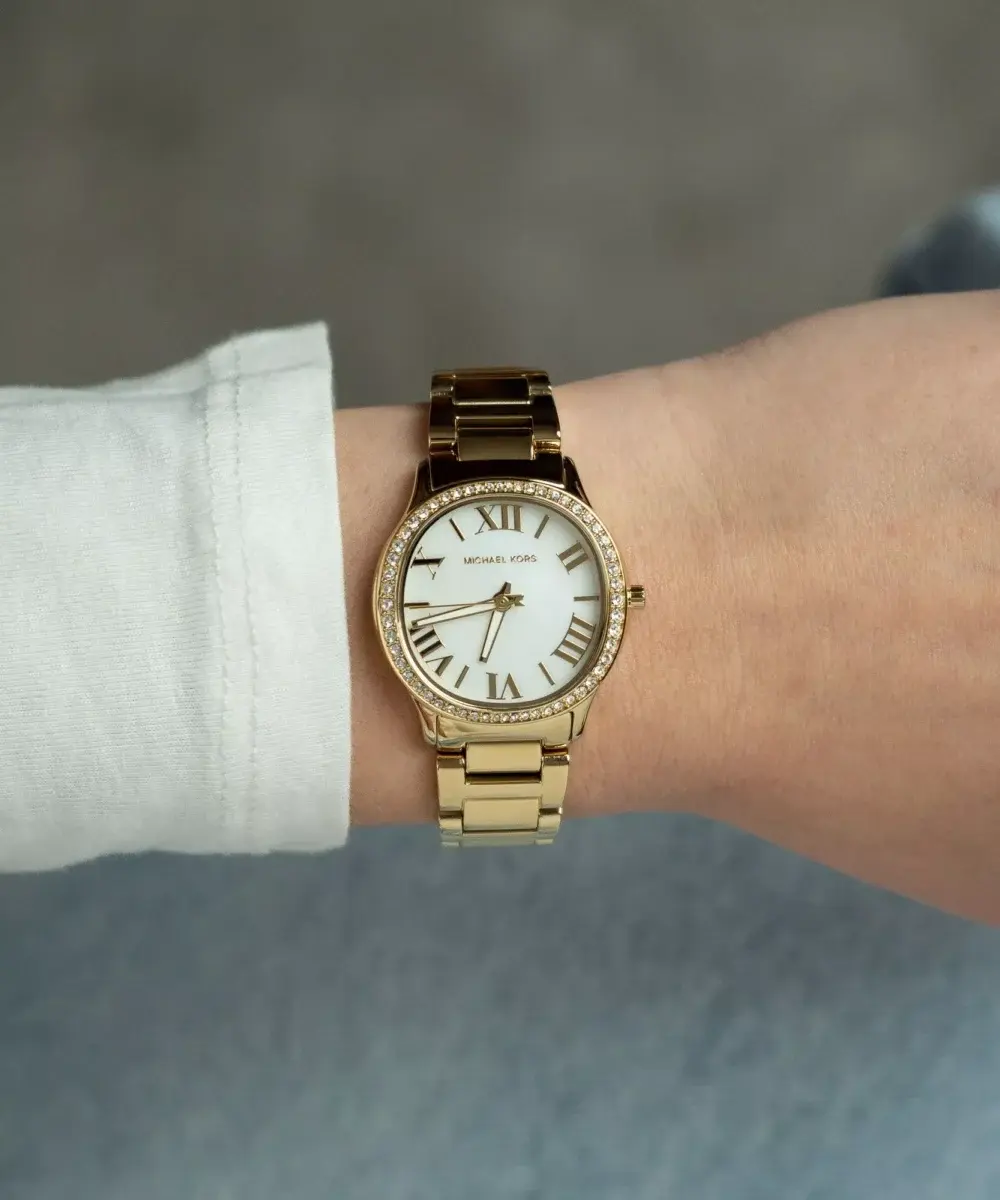 Montre Femme Sage MK4822 – Cadran Nacré & Bracelet Doré – Montre homme au Maroc | Montre Femme au Maroc Idée Cadeau pour toutes les occasions – Montre24.ma Montre Femme Sage MK4822 – Cadran Nacré & Bracelet Doré – Image 2